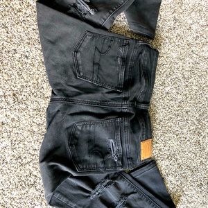 Size 2 Am Eagle Destressed Jeggings!